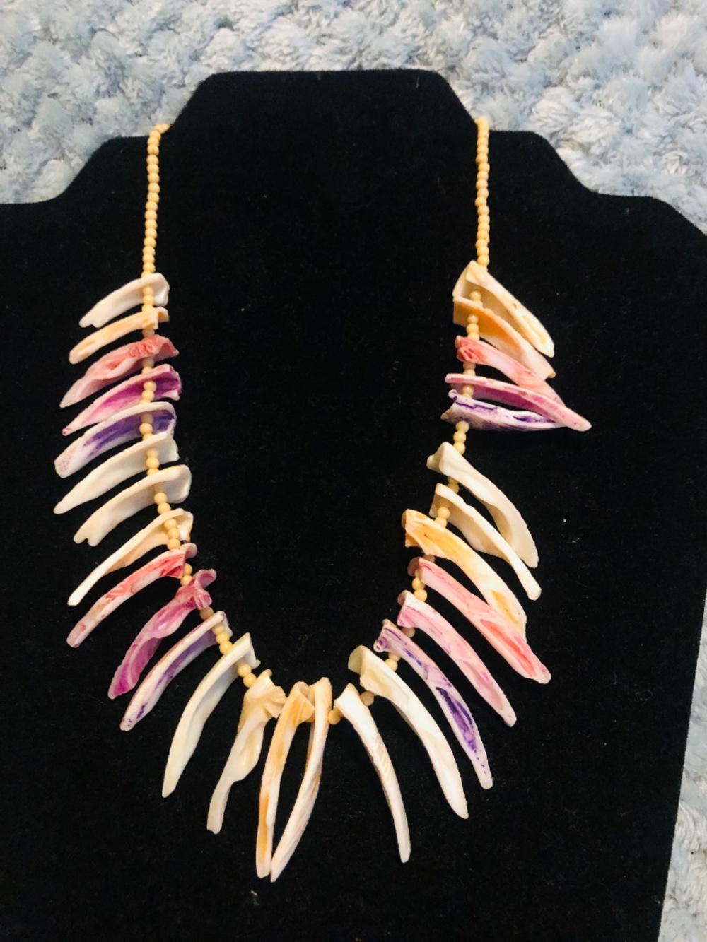 Retro Hawaiian and South Seas 17 in surfer choker
